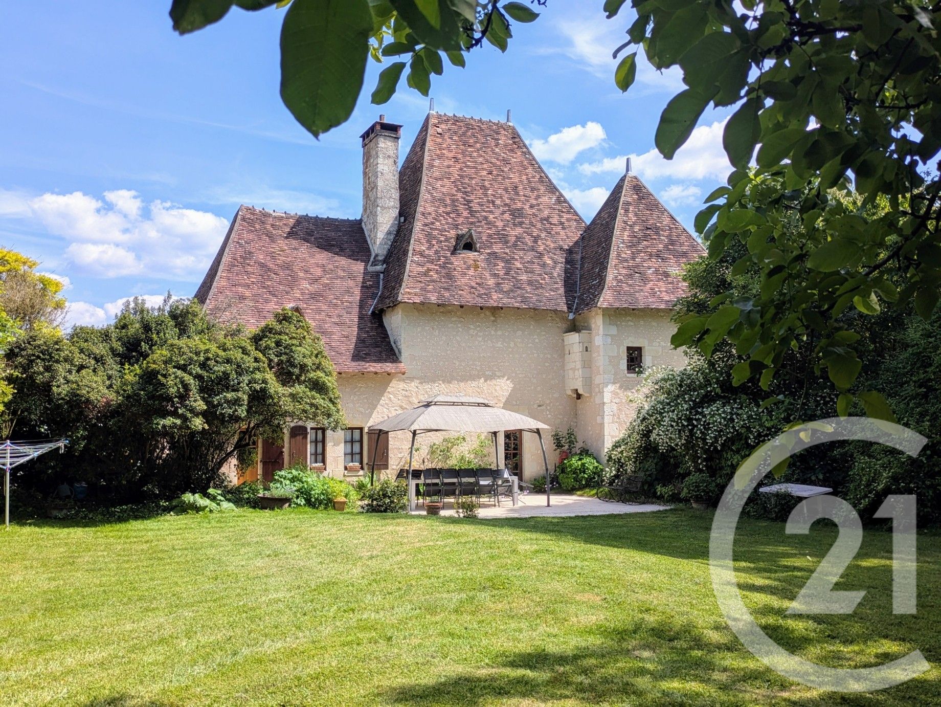 Maison 284m² — Azay-le-Ferron