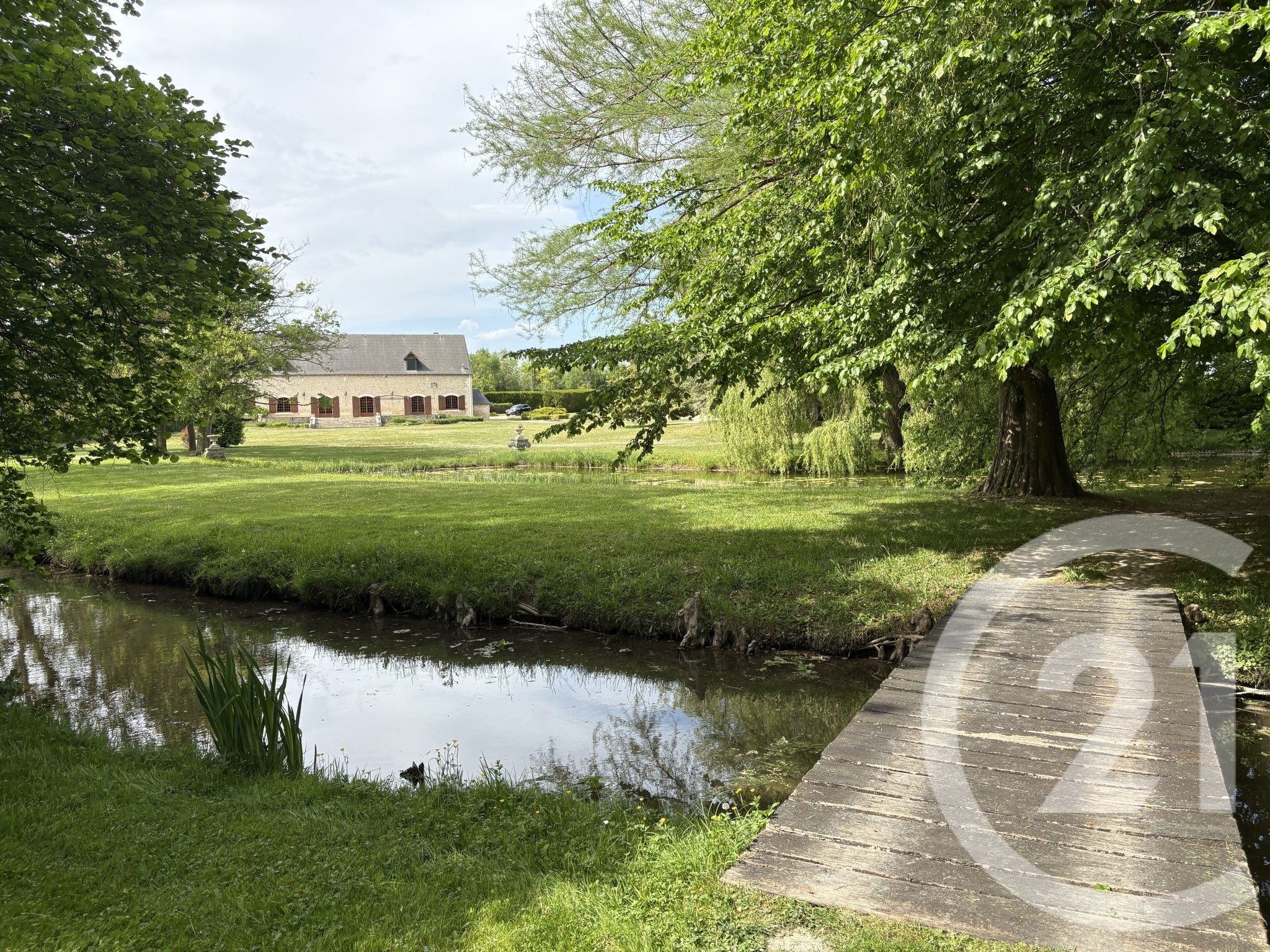 Maison 296m² — Saint-Aoustrille