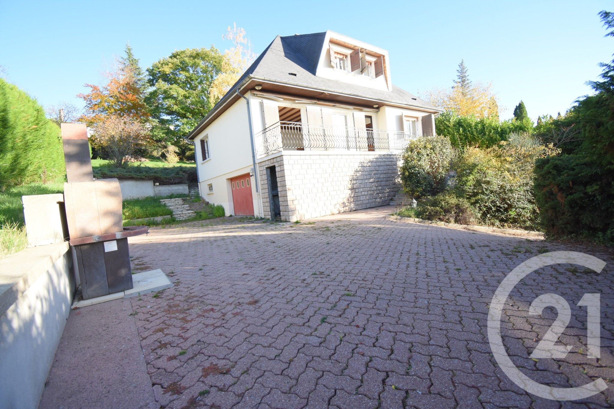 Maison 181m² — Abrest
