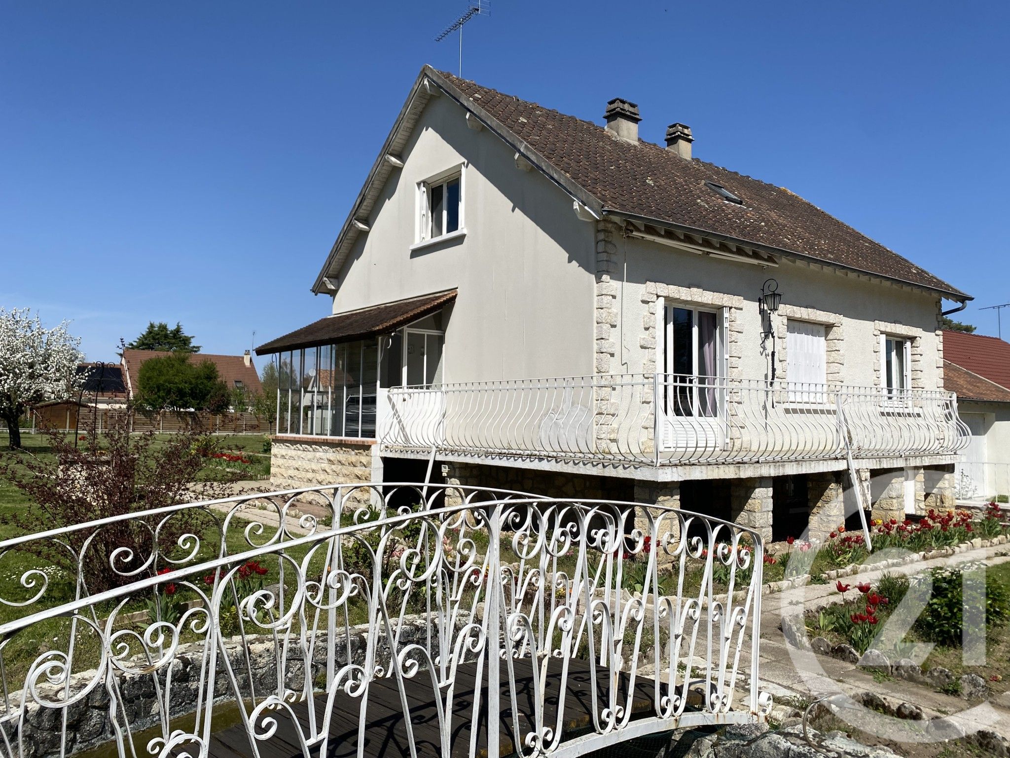 Maison 101m² — Oncy-sur-École