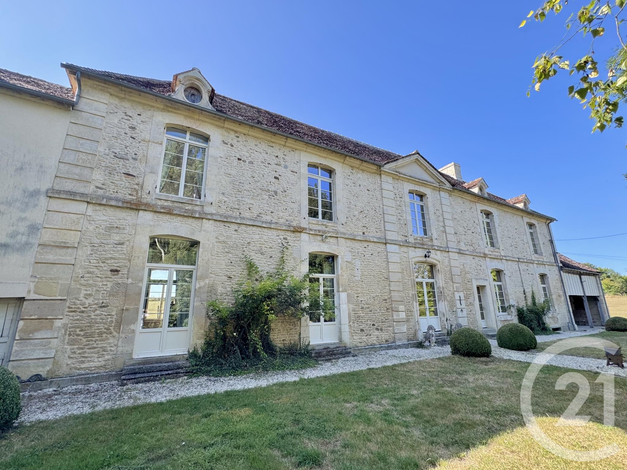 Maison 294m² — Trun