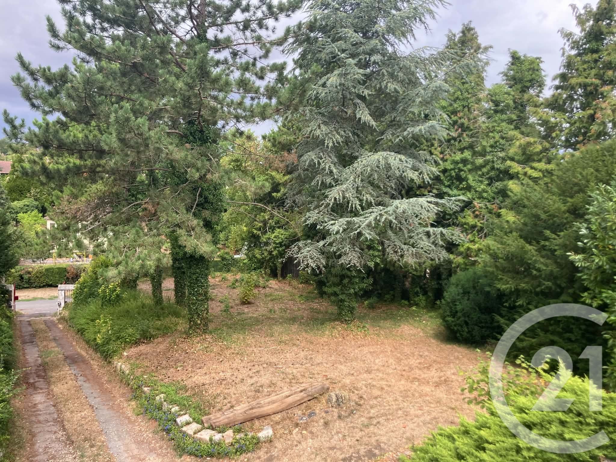 Terrain — Montdidier