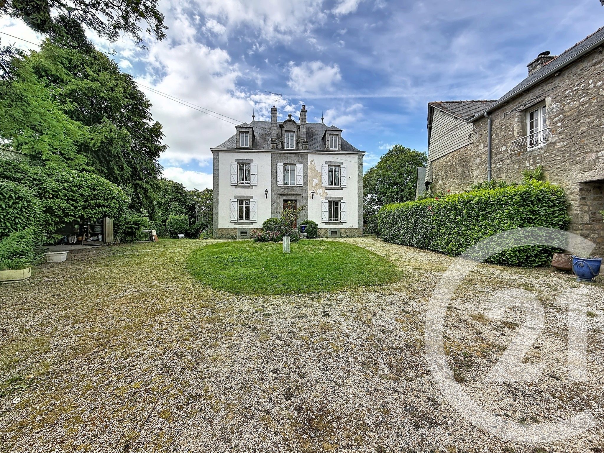 Maison 300m² — Plœuc-L'Hermitage