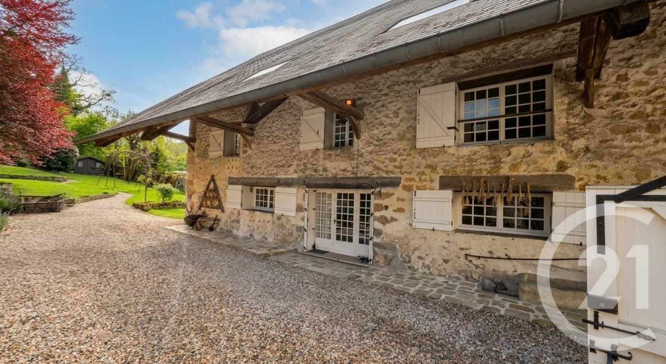 Maison 235m² — Vallangoujard