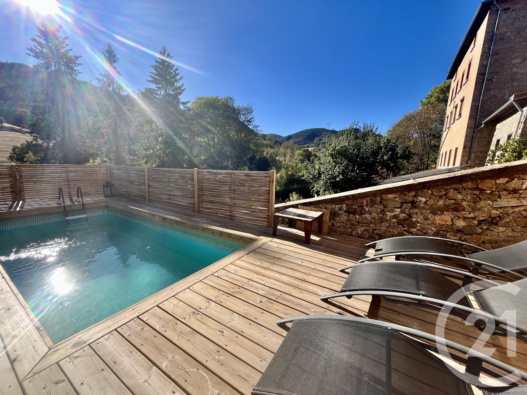 Maison 104m² — Valsonne