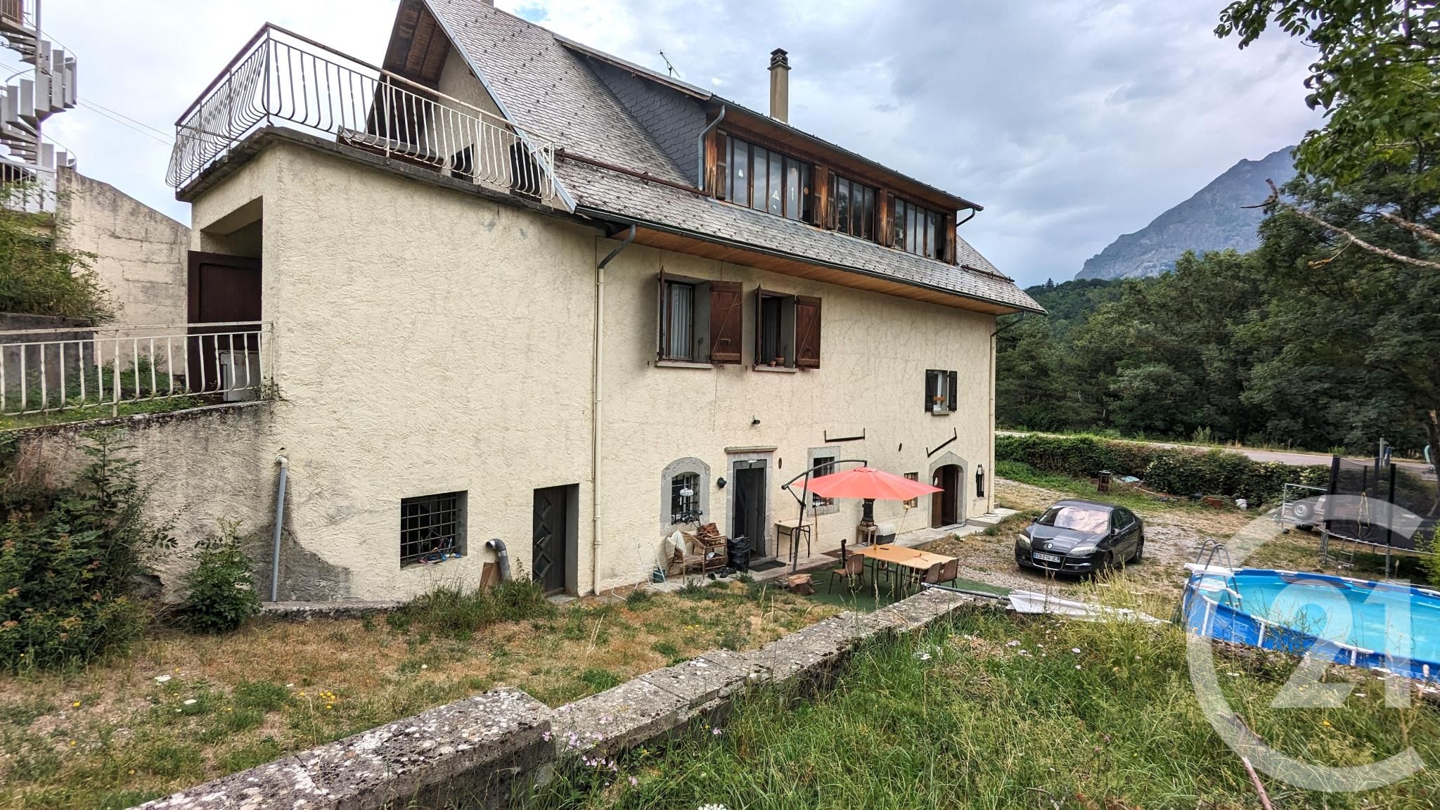 Immeuble 453m² — Le Noyer