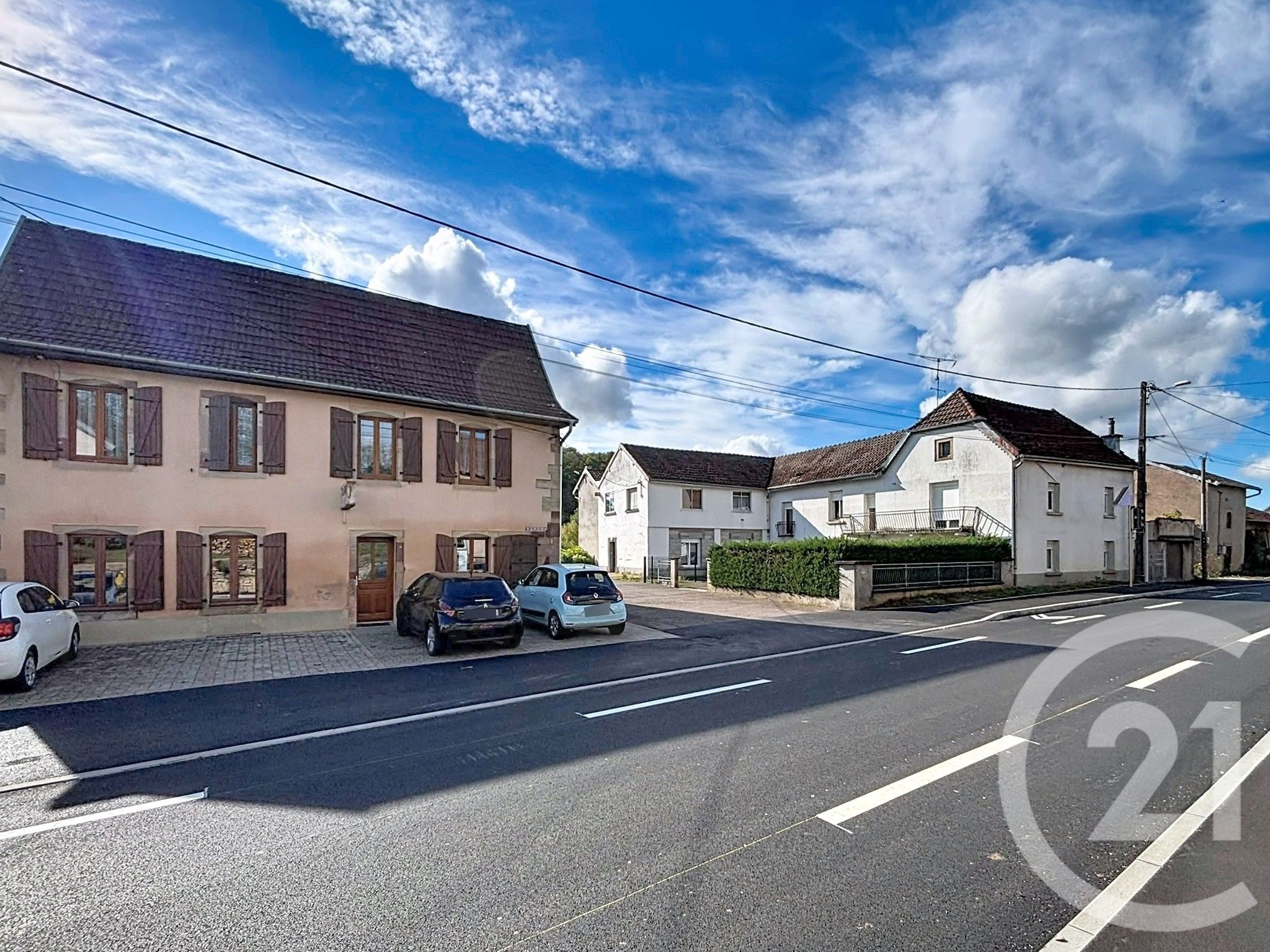 Immeuble 500m² — Athesans-Étroitefontaine