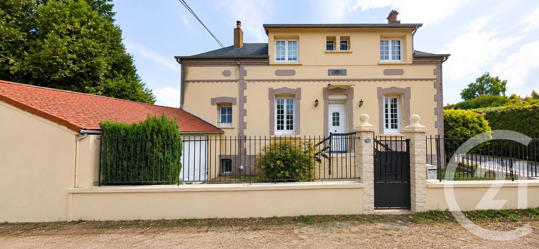 Maison 156m² — Lanchères