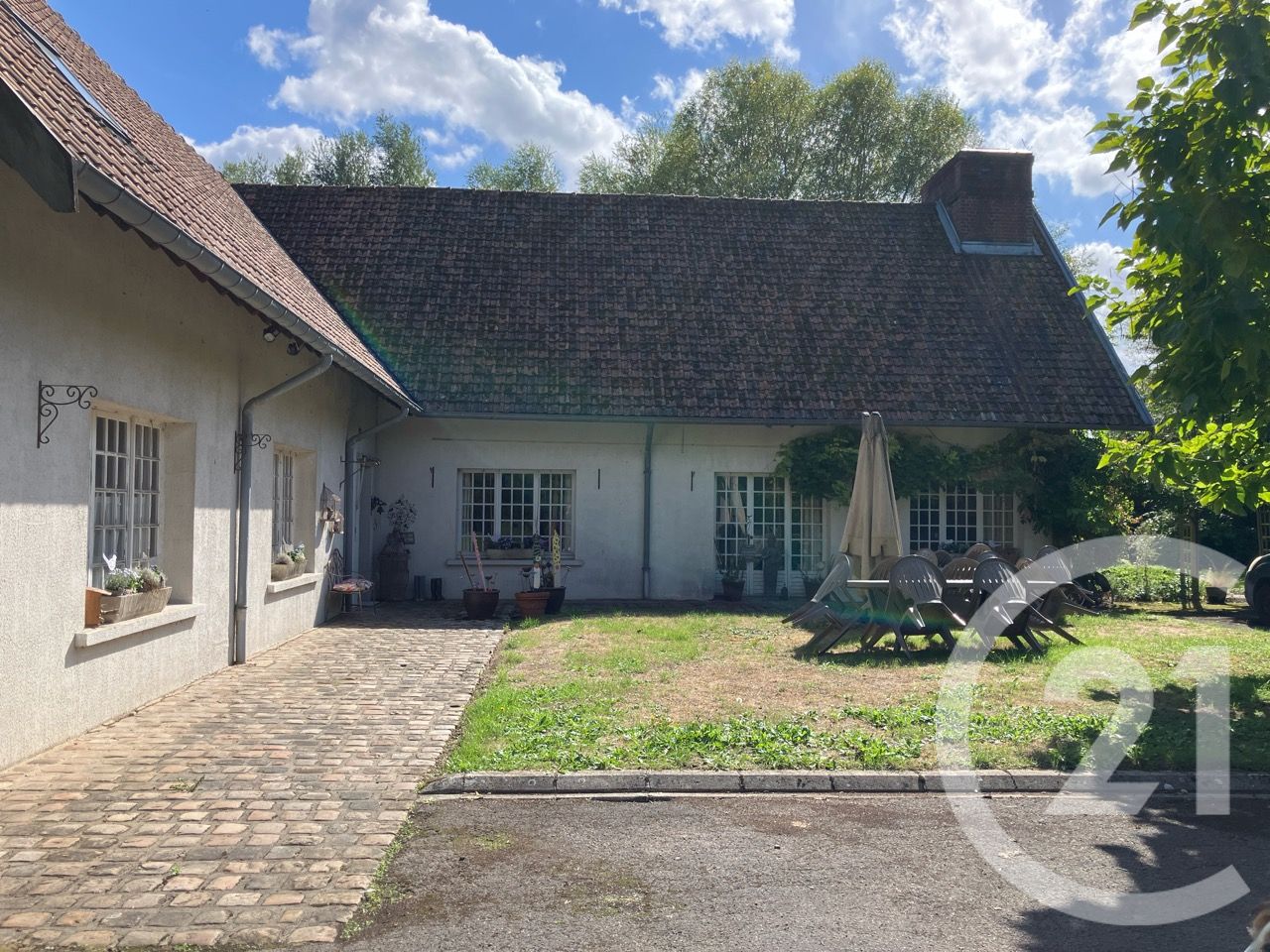 Maison 483m² — Grand-Laviers