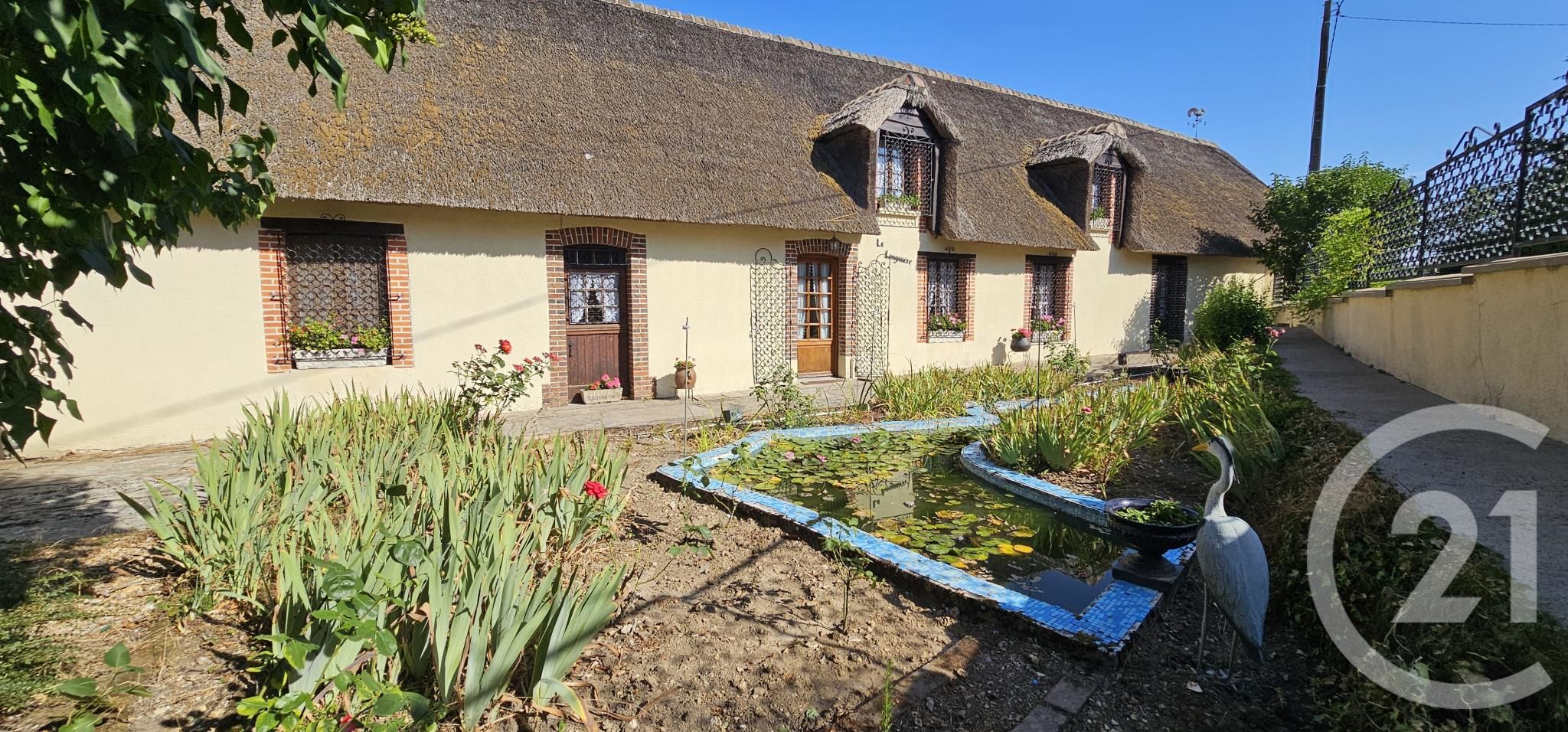 Maison 209m² — Conie-Molitard