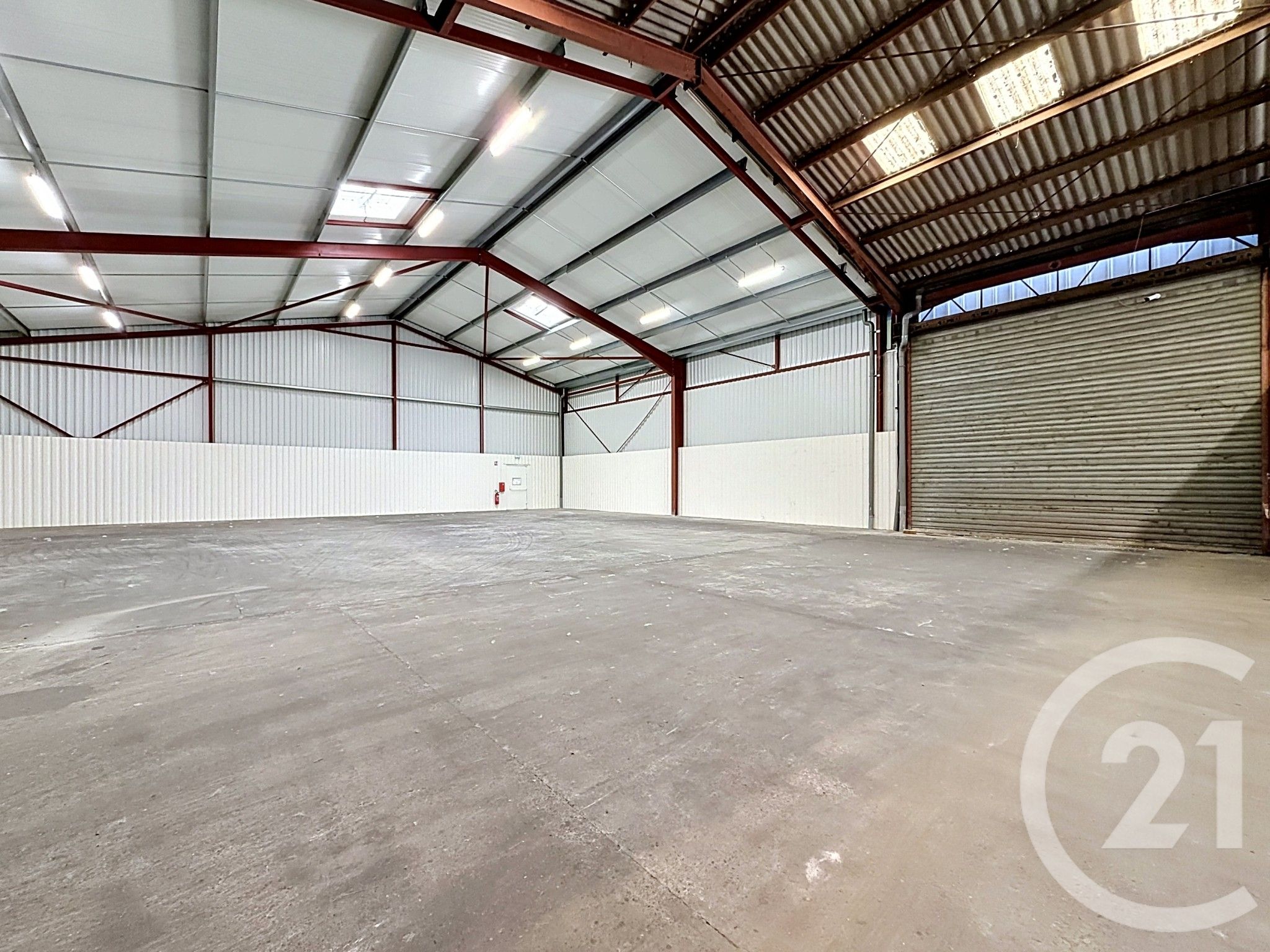 Bien 1414m² — La Réole