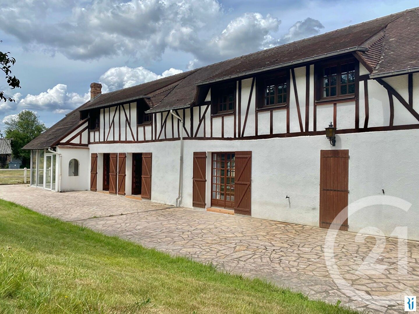 Maison 191m² — Saint-Léger-du-Bourg-Denis