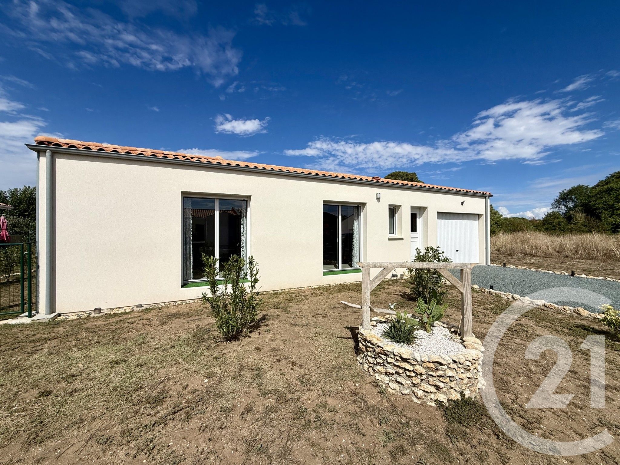 Maison 94m² — Corme-Écluse