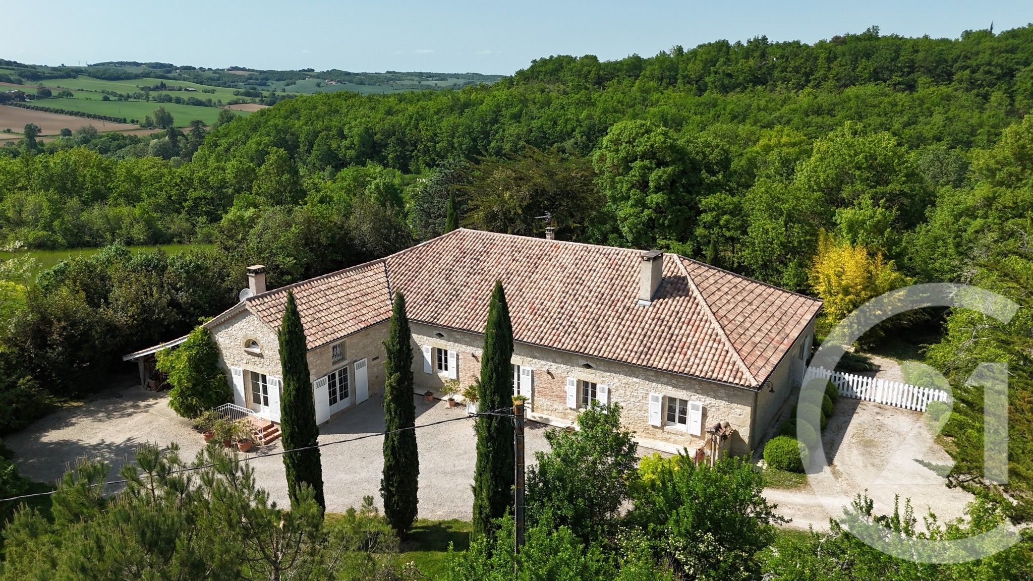 Maison 238m² — Ordan-Larroque