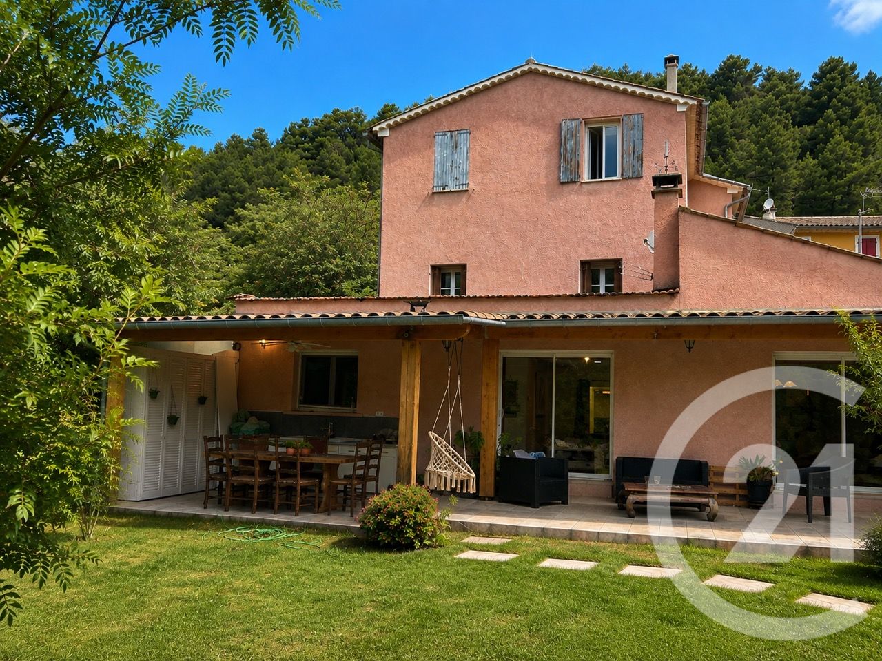 Maison 221m² — Mézel