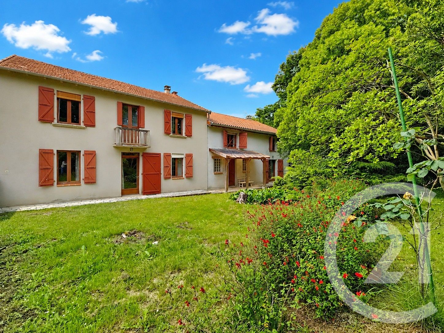 Maison 240m² — Betchat