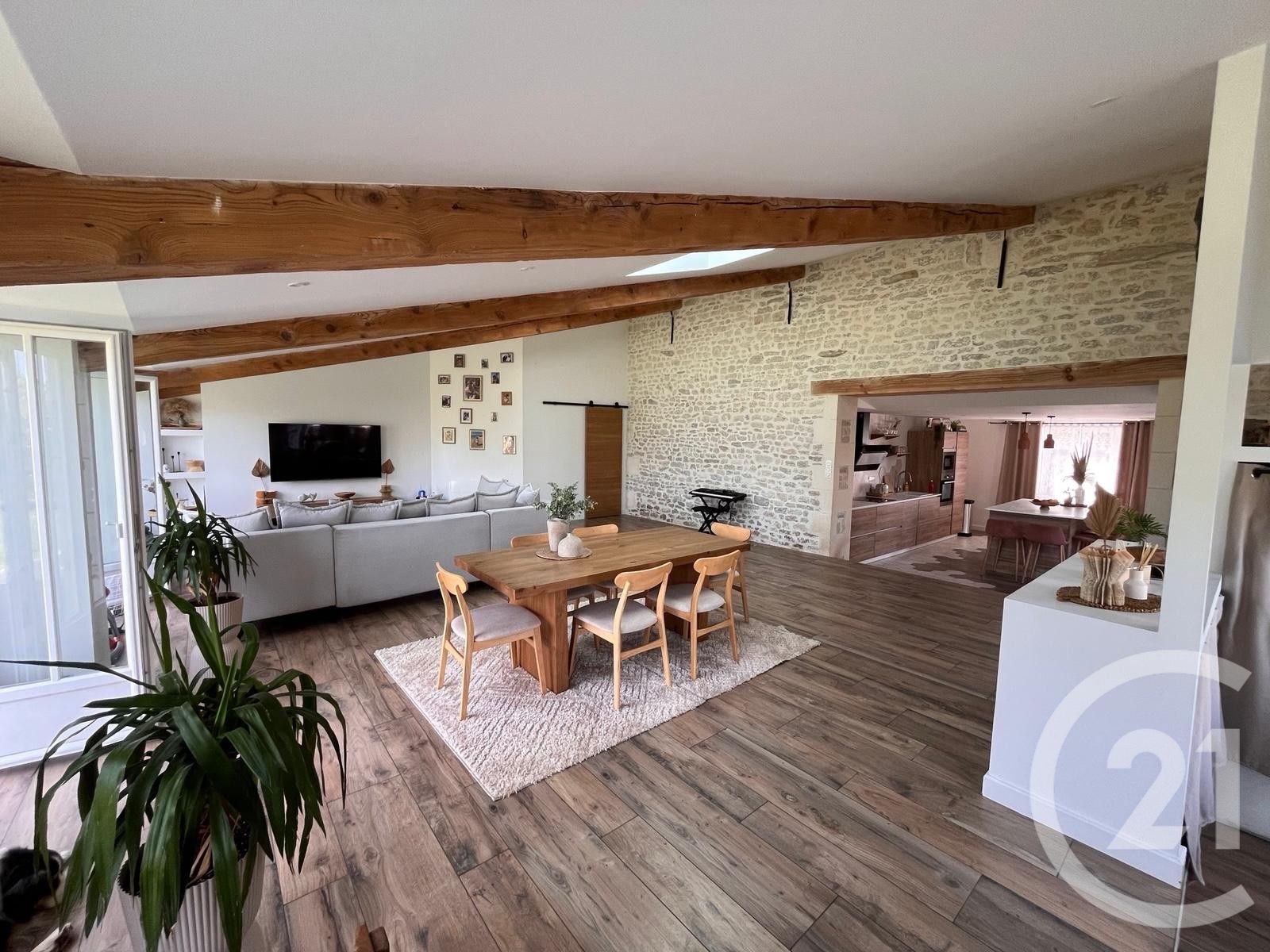 Maison 200m² — Breuil-Magné