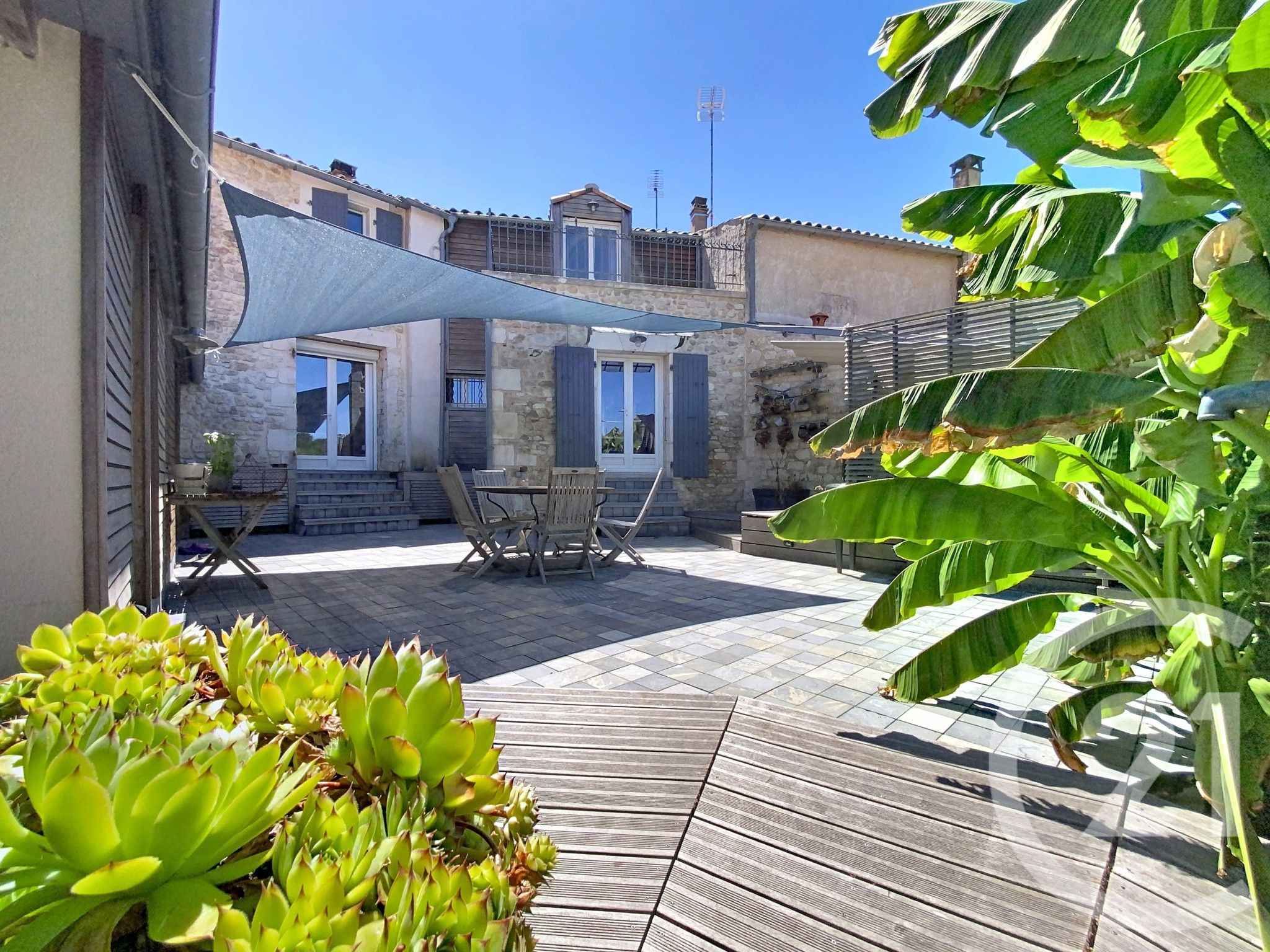 Maison 217m² — Vergeroux