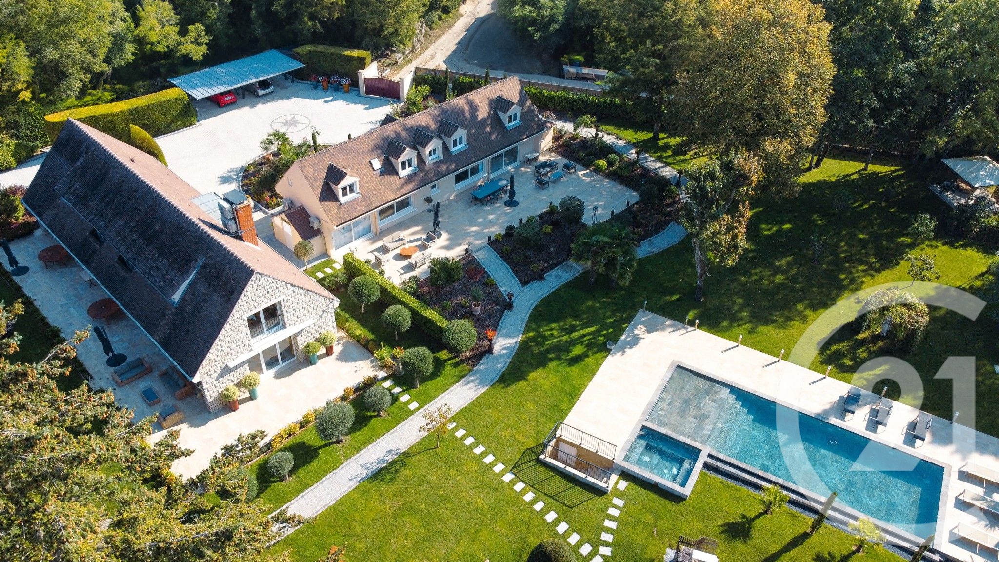 Maison 348m² — Samoreau