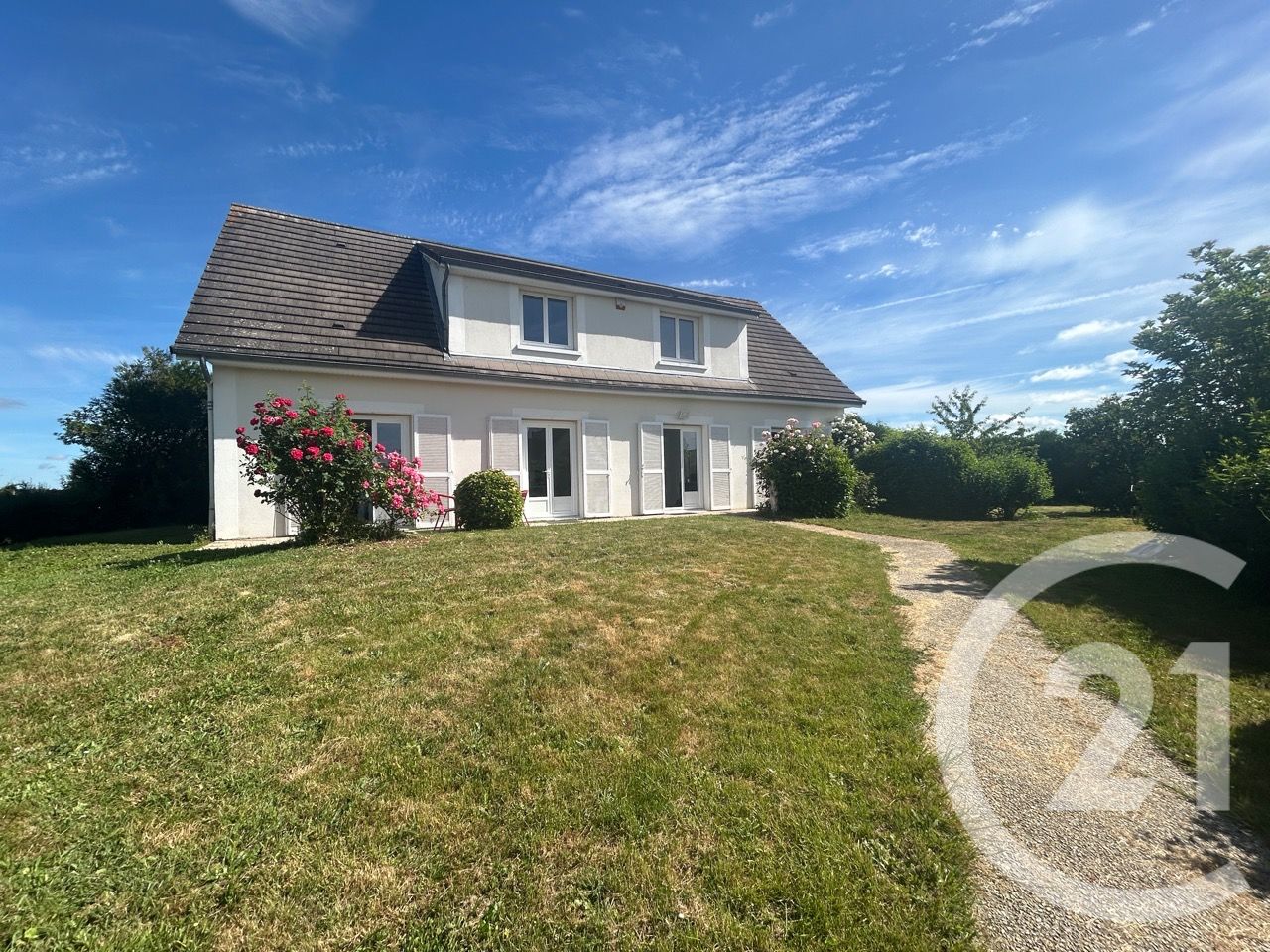 Maison 198m² — Angerville-la-Campagne