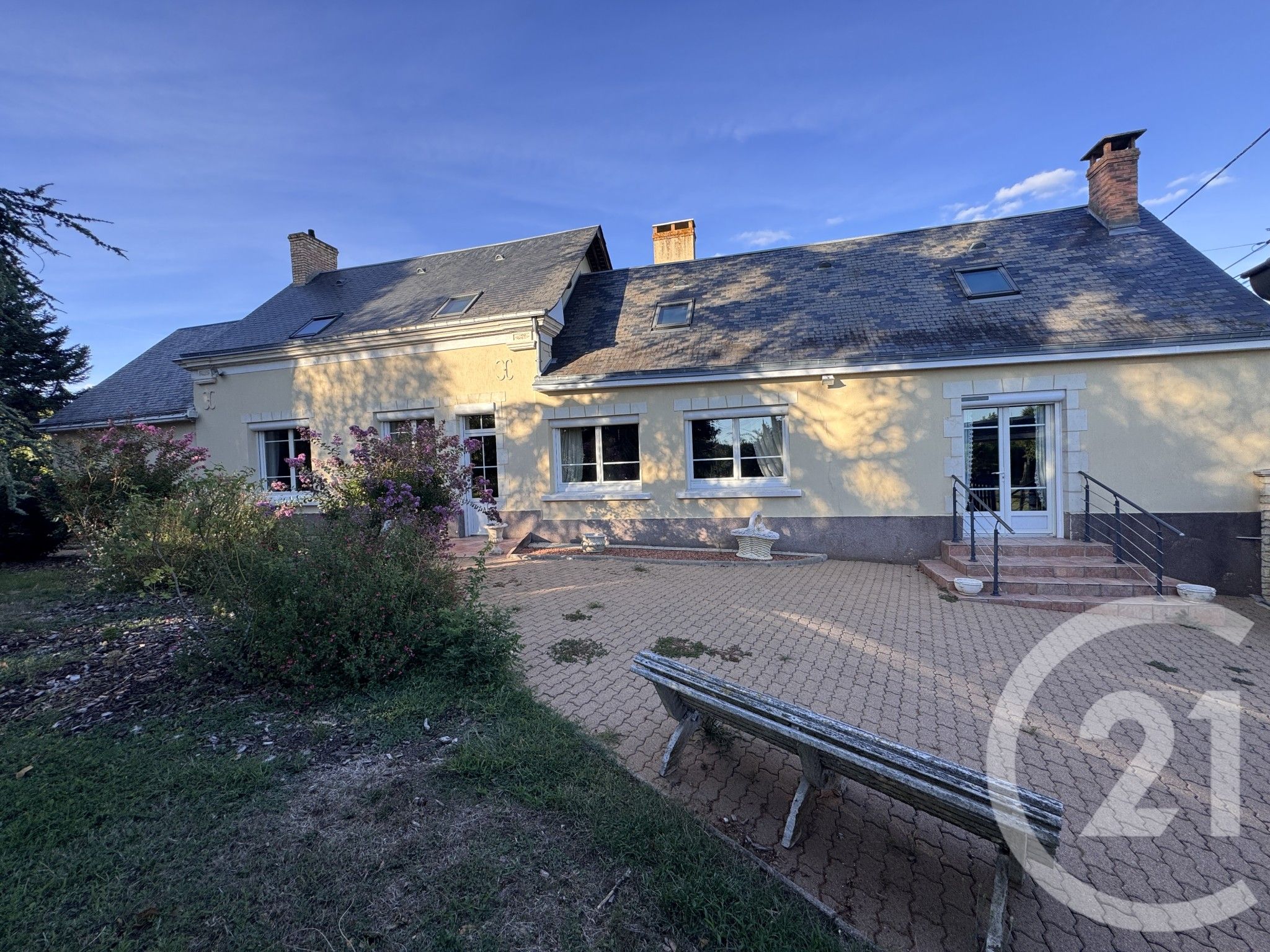 Maison 236m² — Requeil