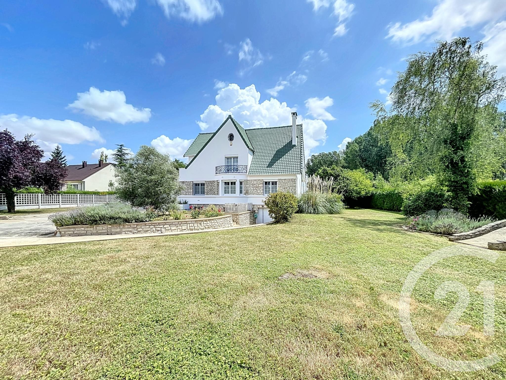 Maison 244m² — Courlon-sur-Yonne
