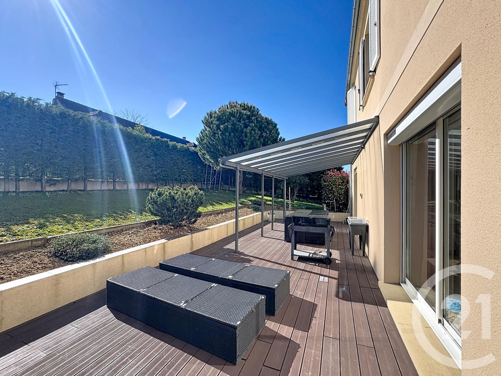 Maison 161m² — Courtois-sur-Yonne