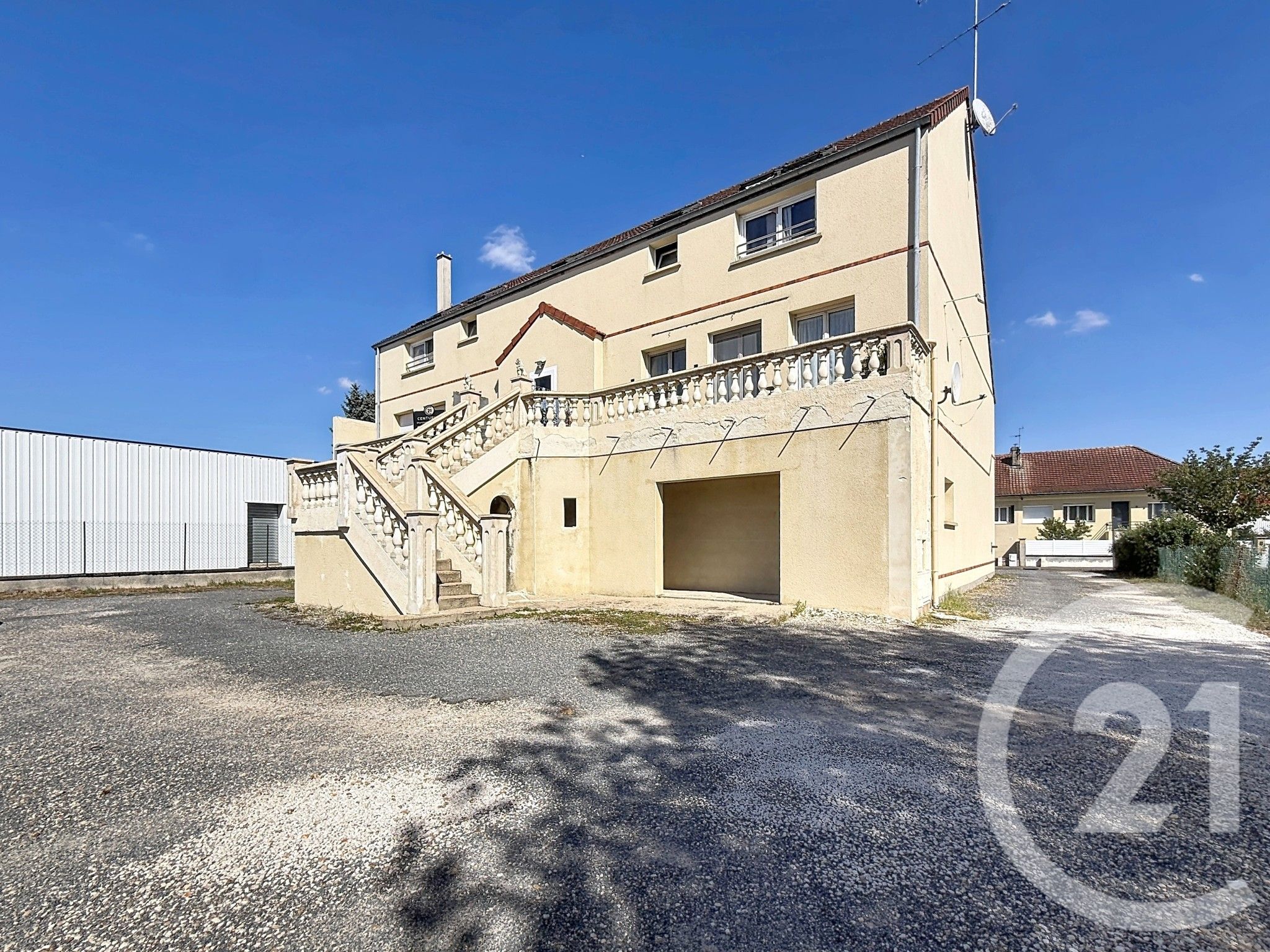 Immeuble 491m² — Saint-Denis-lès-Sens