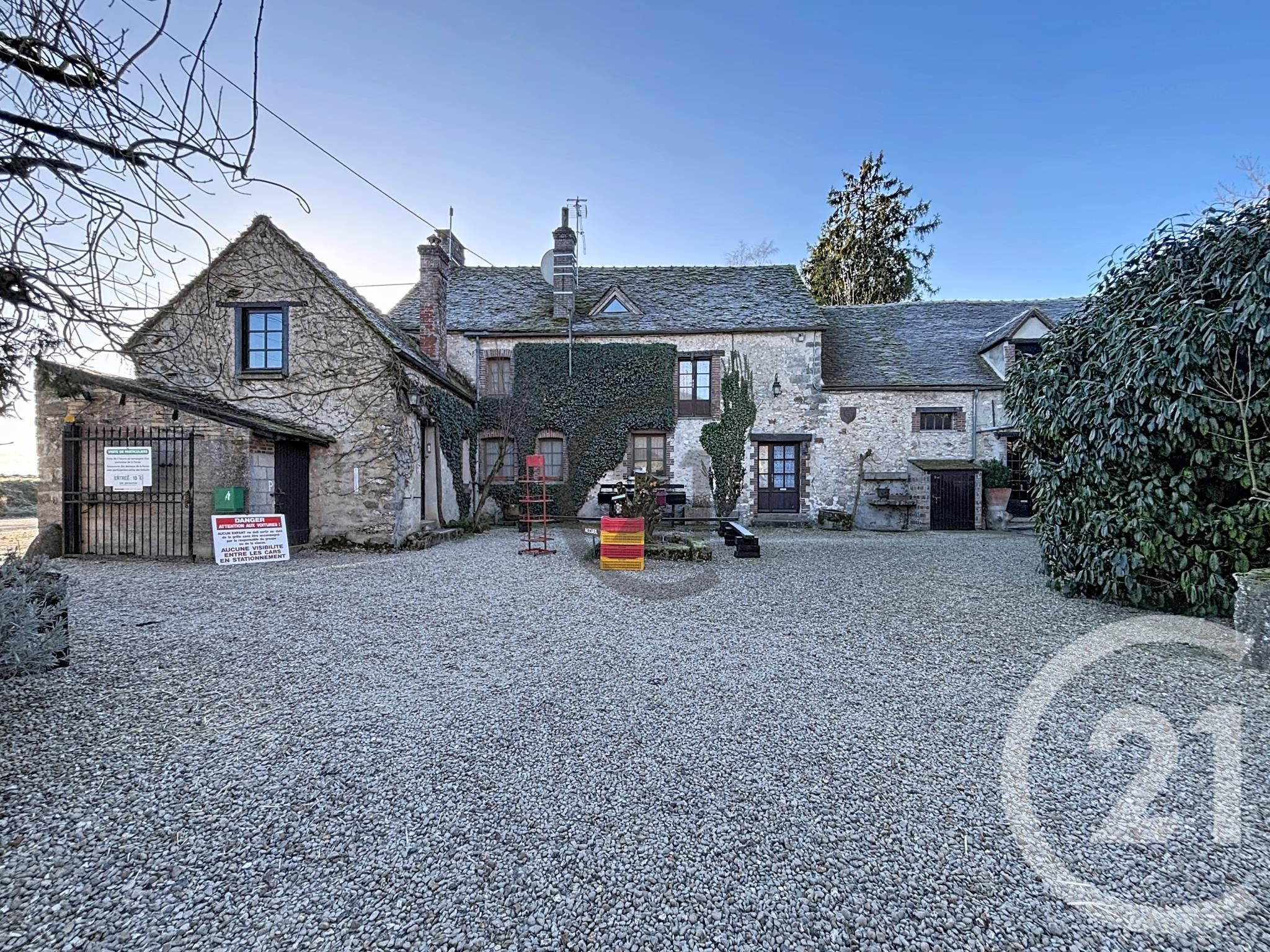 Maison 310m² — Saint-Hilliers