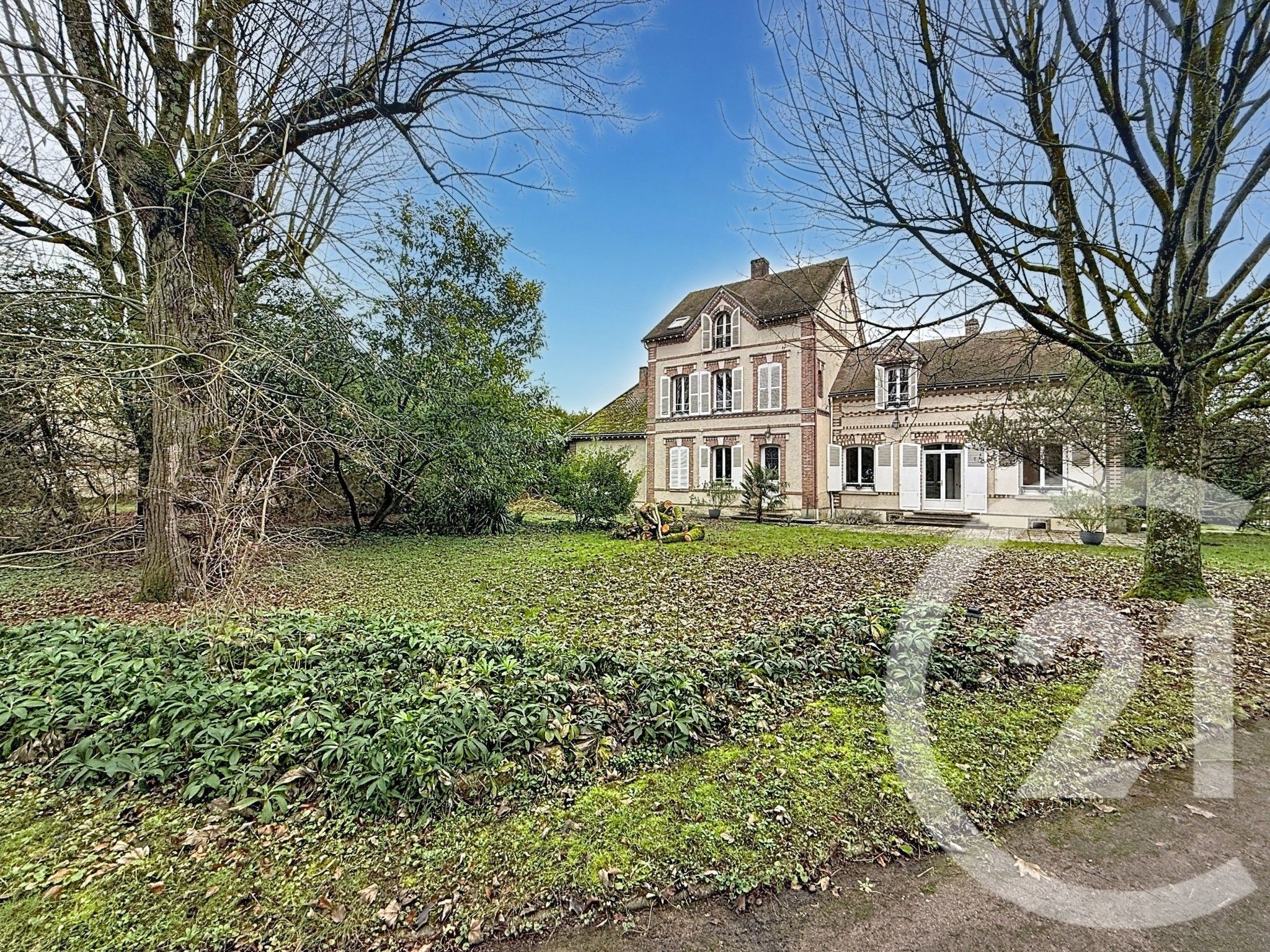 Maison 351m² — Villiers-sur-Seine