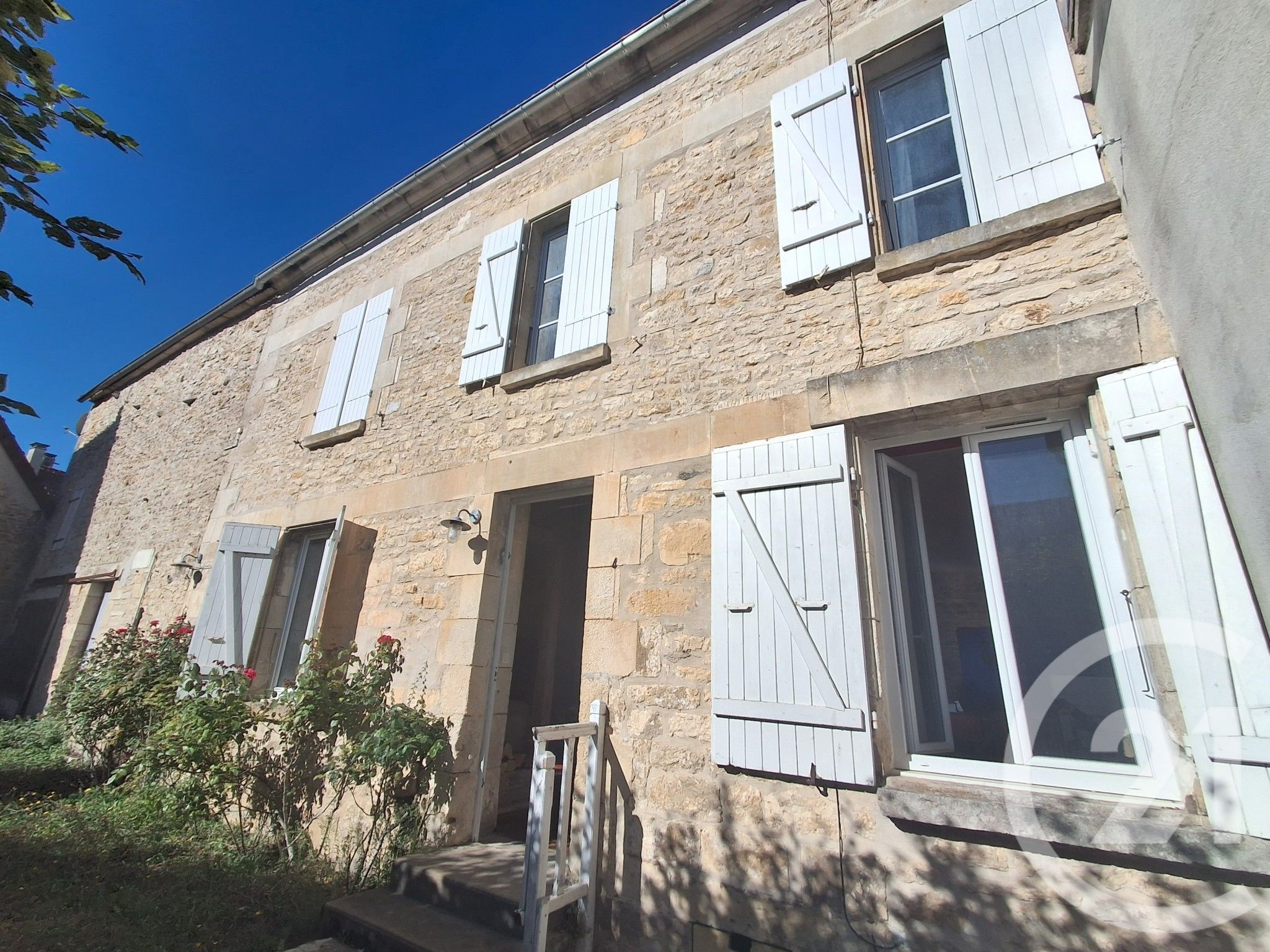 Maison 160m² — Étais-la-Sauvin