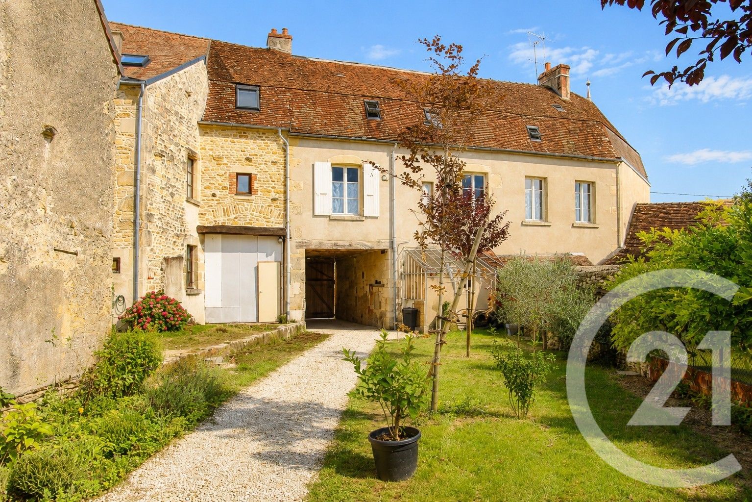 Maison 431m² — Châteauneuf-Val-de-Bargis